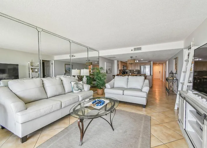 Oceanfront Seagate With Heated Pool *