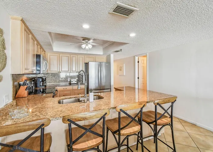 Oceanfront Seagate With Heated Pool Clearwater Beach