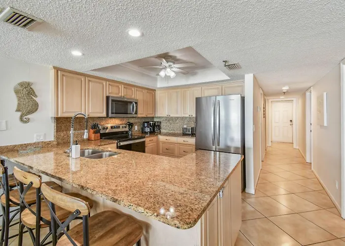 Oceanfront Seagate With Heated Pool