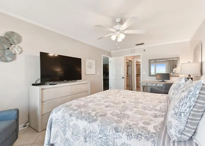 Oceanfront Seagate With Heated Pool Clearwater Beach