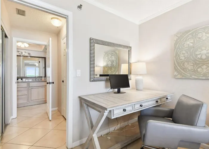 Apartamento Oceanfront Seagate With Heated Pool
