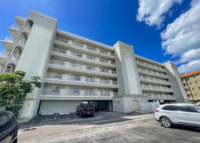 Oceanfront Seagate With Heated Pool * Clearwater Beach